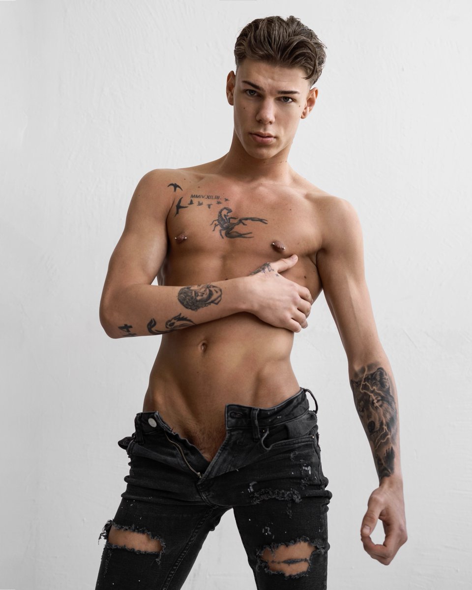andre_angel69's tweet photo. RT if you fuck me, if you want to see more, click on the link:😈😘https://t.co/aZVXtG4Et4 https://t.co/7czEDho7a5