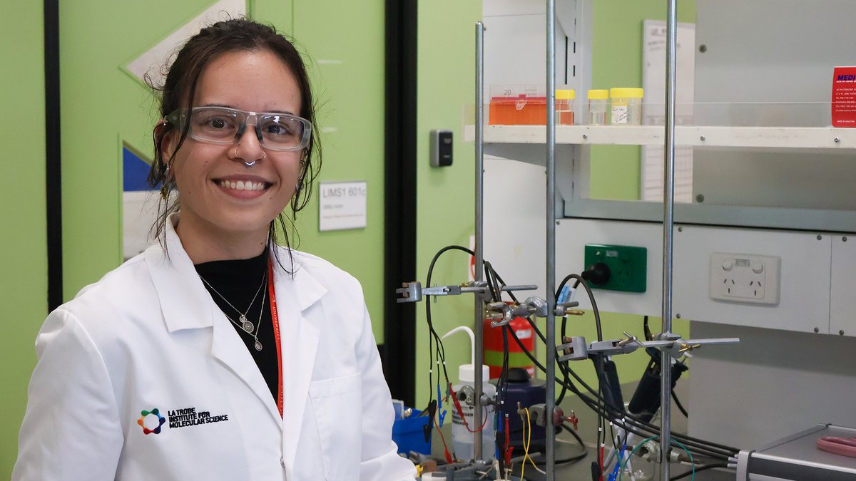 Meet LIMS & @SABE_Latrobe member, PhD student Luiza Aguiar do Nascimento (Greene Group). They’re using their electrochemistry expertise to develop new devices to better detect disease. Read here: latrobe.edu.au/news/announcem…

#sciencetwitter #medtwitter