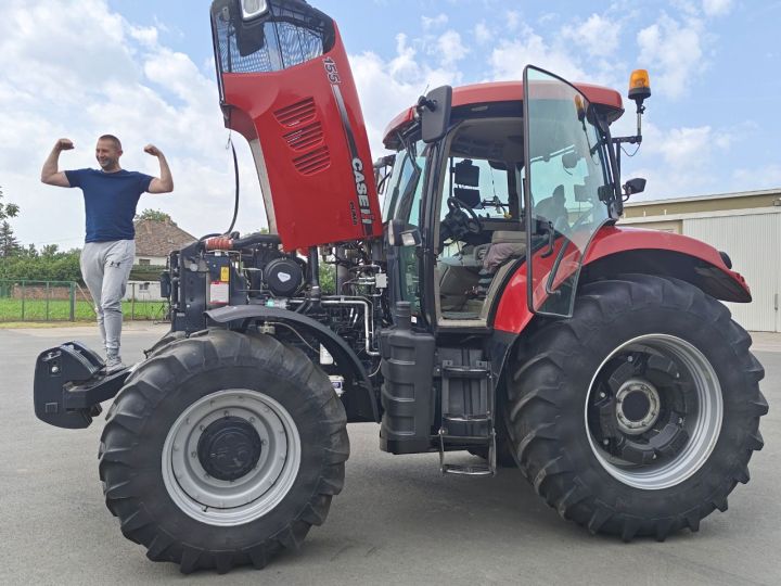 eSurveyGNSS's tweet photo. 🎉We are thrilled to share that #eSurveyGNSS installed the first #EAS301ProHydraulic in Serbia this May 💪, establishing us as the first Chinese brand in the local hydraulic autopilot system market. 👷‍♀️👷‍♂️

#AgricultureTechnology #PrecisionAgriculture #Autosteering https://t.co/hBJGyerGZK