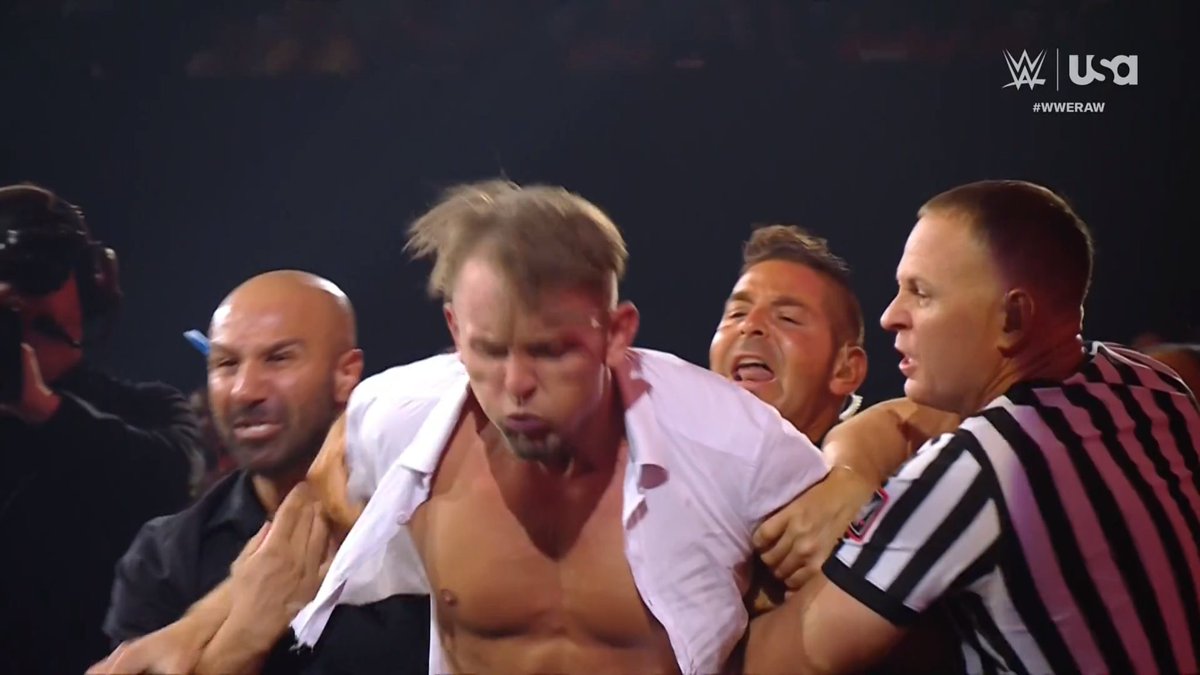 WrestlingHumble's tweet photo. GOOD OLD FASHION BRAWL https://t.co/2f9IsZobgV
