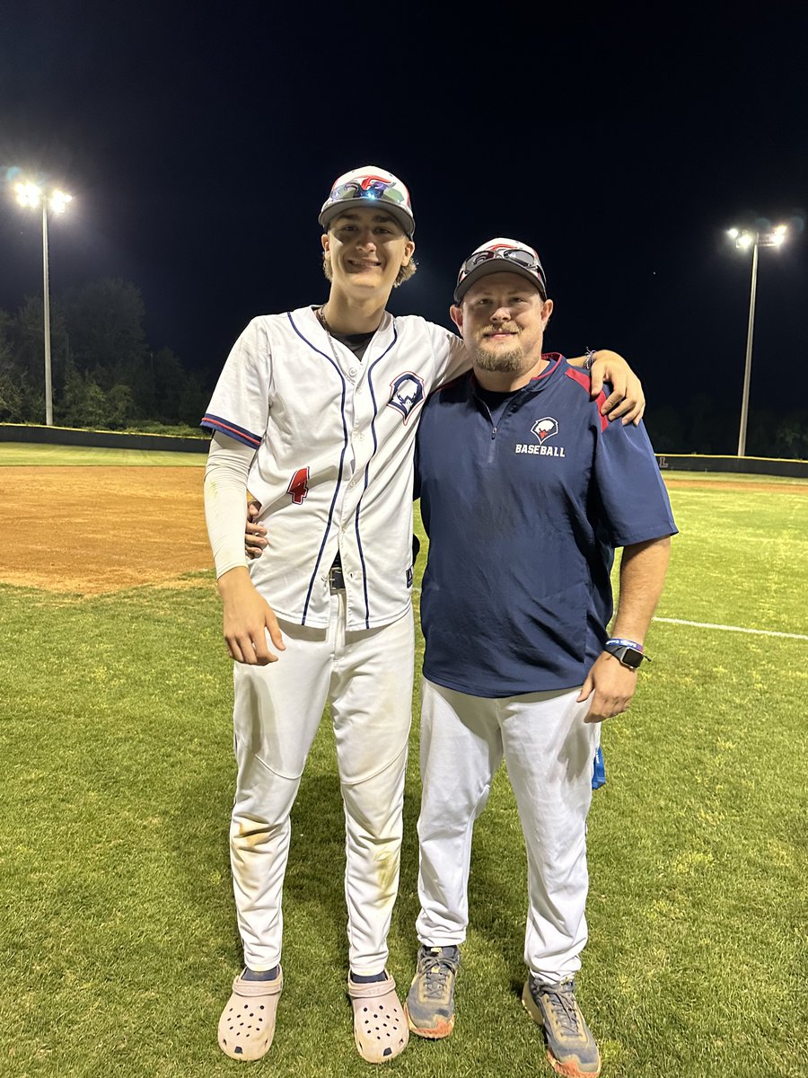 damon_cp's tweet photo. Was able to help my team in the field in our last game against West Springfield in regionals. Thank you to my coaches and teammates for four great years of baseball. @KenyonBaseball @PrimeTimeBSBLL @EHSbaseballll @JSkaggs23 @CBerset10 @KellerCatching @PrepBaseballVA https://t.co/WFxhfW3T8O