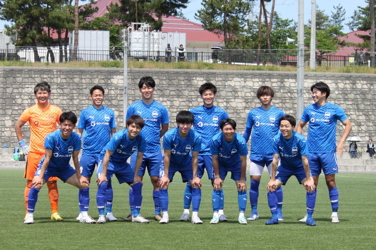 【リーグ開幕２連勝！】

ジリジリと暑くなってきた気候もあり、学生相手に苦戦が予想されましたが、加藤のハットトリック等で大量６得点！次戦も頑張ります！

5月26日(日)@刈羽
VS 09経大
4-0
2-2
合計6-2
得点者：加藤③、鈴木博②、茂貫

#長岡市
#サッカー
#グローバル建材
#入籍祝