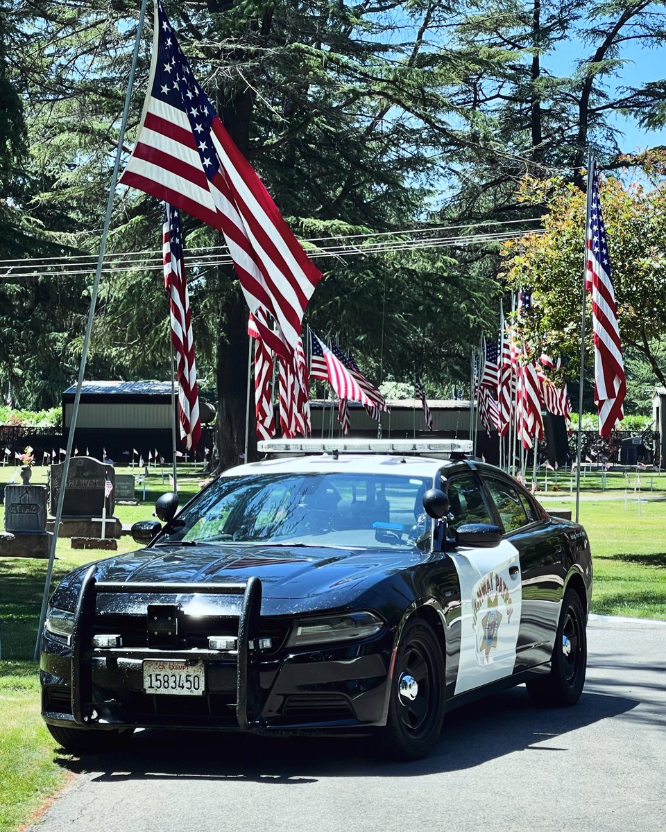 🇺🇸 On Memorial Day, join Oroville CHP in honoring our fallen heroes. Let's drive safely to respect their sacrifice. #OrovilleCHP #MemorialDay #DriveSafe #ThankYouHeroes #ButteCounty #TravelSafe