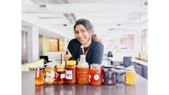 🐝🌸 Discover the secrets hidden in honey! Gopika K Bhasi, the first recipient of the Shah Rukh Khan La Trobe University PhD Scholarship, is making strides in bee health research at @LaTrobe. 🌍🍯🐝  @AIinstitute #LaTrobeUniversity #SRKScholarship 
theindiansun.com.au/2024/05/28/unc…