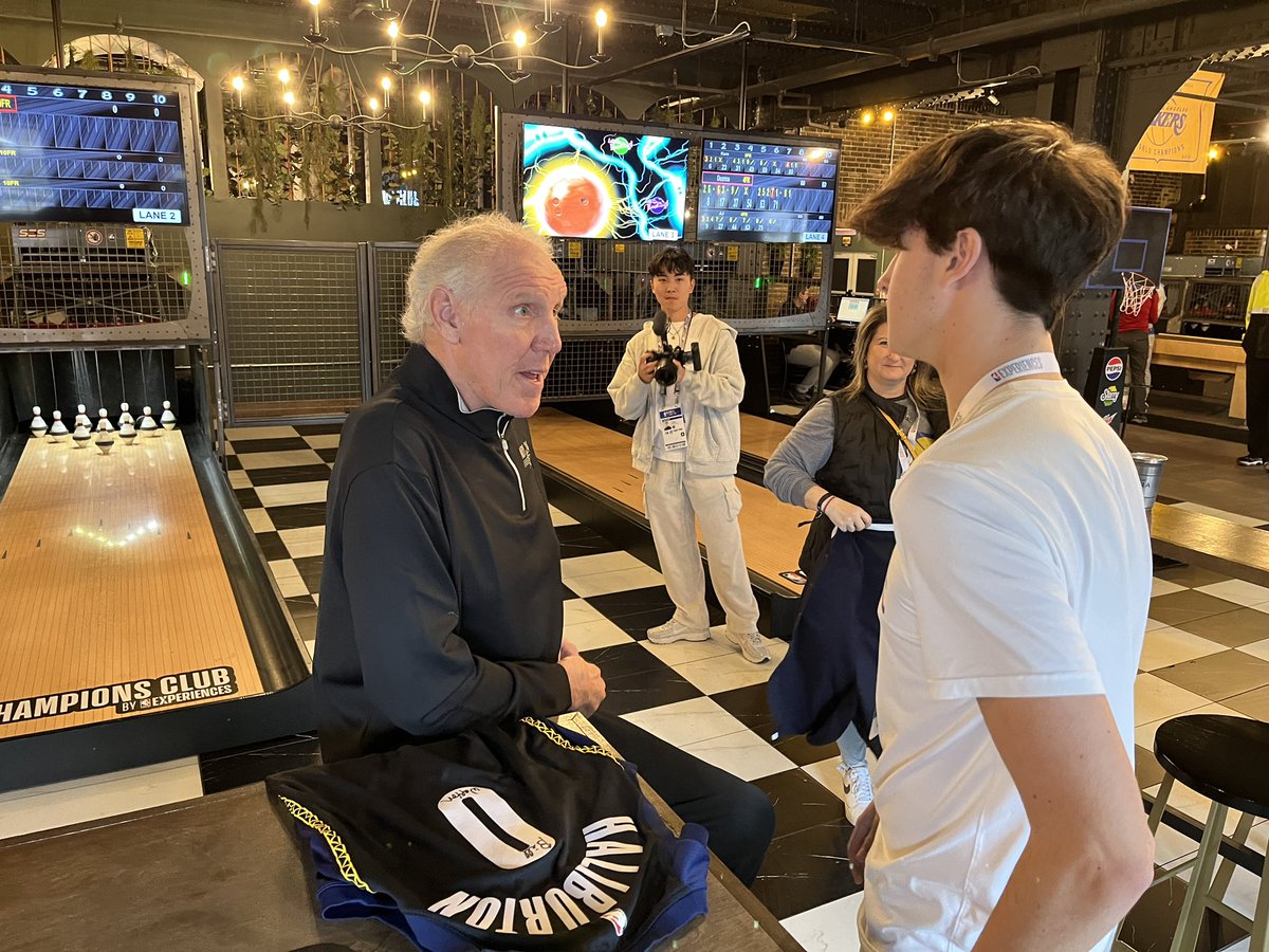 Bill Walton hanging out with fans at an @NBAExperiences event during #NBAAllStar weekend in Indianapolis. Basketball’s most interesting, enthusiastic personality will be missed.