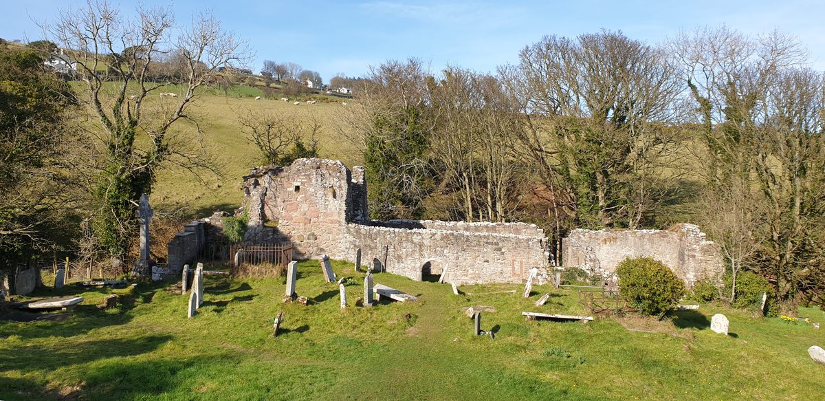 28 May: Ss Fáelán, Eógan sapiens 'the wise', Sillán, & Dairius. Little-known saints in medieval Irish martyrologies. Not known when or where they lived. 📷Layd, 13th C Franciscan friary, Glenarm Lower, Co. Antrim ©AtlasObscura atlasobscura.com/places/layd-ch…