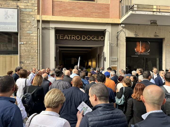 laura_maffi's tweet image. A Cagliari per ascoltare #GiuseppeConte
👏👏👏👏👏👏