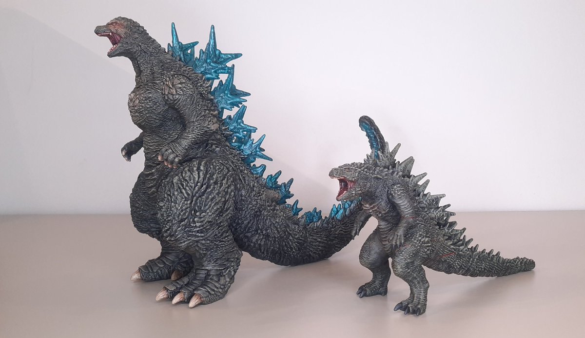CommeDeGanso's tweet photo. Did a custom Monster King Series Godzilla -1.0

Finished this just before the Atomic version was announced lol

Reposed his head, tail, and hands with Apoxie. #Godzilla #ゴジラ #Sofubi #CustomToys https://t.co/L1HnJ2gfCL