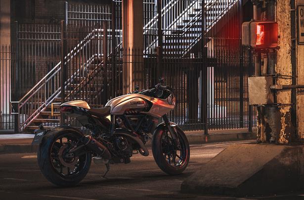 Ducati Scramblerのコンセプトモデルが公開されましたね🏍
カフェレーサーと映画などの終末後の世界をイメージしたモデル？らしいです\( 'ω')/
11月のEICMAで新しいScramblerの発表に期待☆ミ
カフェレーサーかっけぇ
young-machine.com/2024/05/25/550…