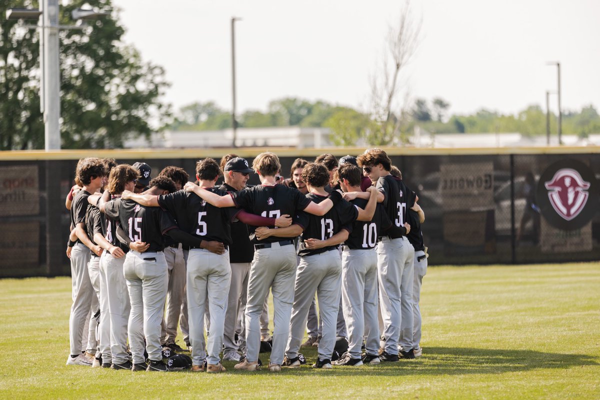 Your Commodores season comes to an end with a hard fought 3-1 loss to Henry Clay. 

Thank you all for all your support and thank you to all our seniors!

The standard is back. 

See you next year!

#godores