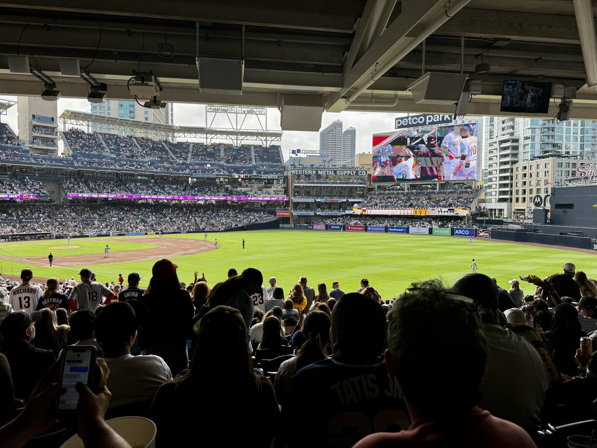 Abhinaba_UCSD's tweet photo. Baseball day for Engler Lab! And my first ever baseball game.
Thanks to my PI (Dr. Adam Engler) for taking us to the #padres game.
#labmates #academia #gradschool https://t.co/UcHaERW6Qw