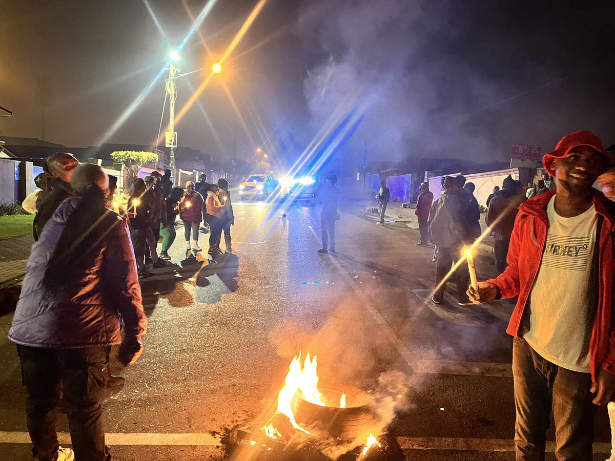 zelda ndhlela (@zeldandh) on Twitter photo <a href="/Rev_Chisand_CR/">Full Gospel Church of God</a> <a href="/Our_DA/">Democratic Alliance</a> <a href="/EFFSouthAfrica/">Economic Freedom Fighters</a> <a href="/Action4SA/">ActionSA</a> <a href="/MkhontoweSizwex/">uMkhonto WeSizwe Party (Official)</a> <a href="/MosheMo99752010/">🅜🅞🅢🅗🅔</a> Vundla Drive Rockville has had enough of bullying from Cllr Nompumelelo Mazibuko.🗑️no electricity for months and no action from her as our Cllr 🗑️
#CllrNompumeleloMazibukoMustGo🗑️<a href="/Lesufi/">Panyaza Lesufi</a> <a href="/EFFSouthAfrica/">Economic Freedom Fighters</a> <a href="/Newzroom405/">Newzroom Afrika</a> <a href="/jozifm/">Jozi FM</a> <a href="/KayaON959/">Kaya ON 959</a> <a href="/SABCNews/">SABC News</a> <a href="/Rev_Chisand_CR/">Full Gospel Church of God</a> <a href="/Our_DA/">Democratic Alliance</a> <a href="/EFFSouthAfrica/">Economic Freedom Fighters</a> <a href="/Action4SA/">ActionSA</a> <a href="/MkhontoweSizwex/">uMkhonto WeSizwe Party (Official)</a> <a href="/MosheMo99752010/">🅜🅞🅢🅗🅔</a> Vundla Drive Rockville has had enough of bullying from Cllr Nompumelelo Mazibuko.🗑️no electricity for months and no action from her as our Cllr 🗑️
#CllrNompumeleloMazibukoMustGo🗑️<a href="/Lesufi/">Panyaza Lesufi</a> <a href="/EFFSouthAfrica/">Economic Freedom Fighters</a> <a href="/Newzroom405/">Newzroom Afrika</a> <a href="/jozifm/">Jozi FM</a> <a href="/KayaON959/">Kaya ON 959</a> <a href="/SABCNews/">SABC News</a>