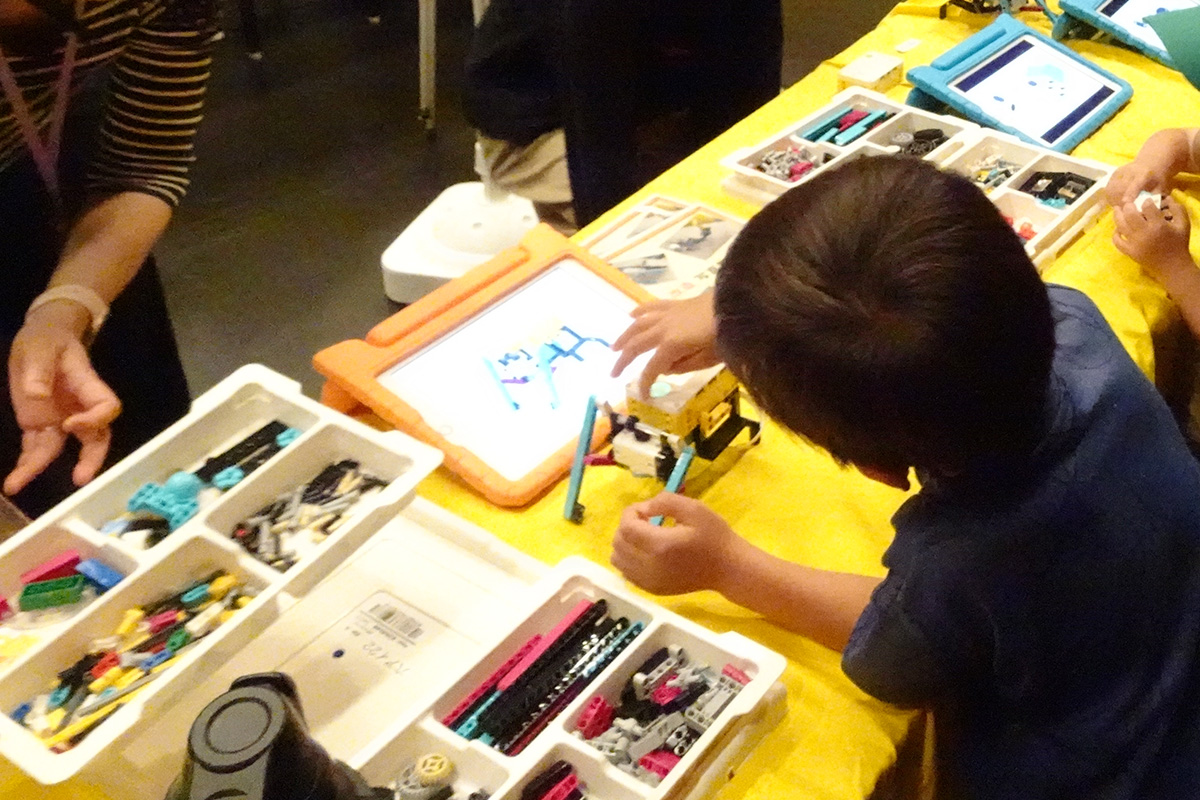 ProgLab_edu's tweet image. 📢今年もJapan Brickfest 2024にて、プログラボのアクティビティブースを出展します❗️
6月8日(土)、9日(日) 10:00~16:00
Japan Brickfestはレゴ社公認のファンイベントで、日本だけではなくアジアを中心にたくさんのビルダーさんの作品展示やプレイエリアを楽しめます!
japanbrickfest.klug-jp.com