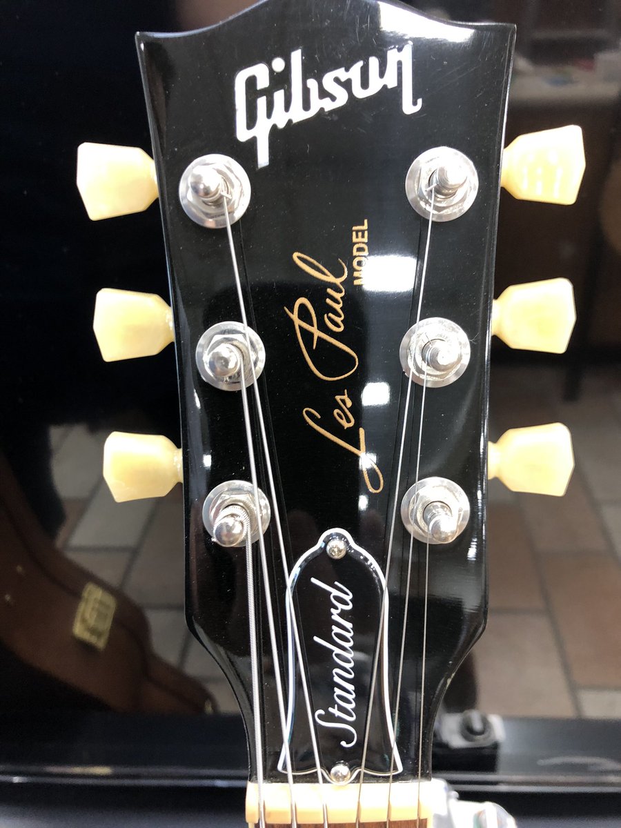 HADOFUkumatsuki's tweet photo. おはこんばんちわ!こちら
#ハードオフ熊谷月見店 です。🤗
今回はgibsonのエレキが入荷しましたのでご紹介致します♪
Gibson LPS500TONH1(LesPaul Standard 50s TobaccoBurst)
S/N:222220221 2022年製 です!😆
気になる方はぜひご来店を🙏 #gibson
#LPStandard #掻き鳴らせ弦を #楽器買取 https://t.co/dhb8dwumT5