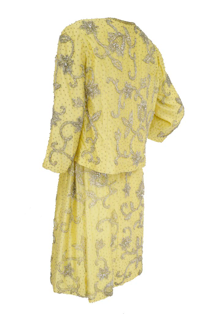 LaurenCDeutsch's tweet photo. #Ootd is this 1950s yellow silk dress with a matching jacket embroidered with flowers in beads and rhinestones and polka dotted all over with seed beads. Elaborate embroidery really needs to make a comeback. #YellowMay #Fashionhistory https://t.co/oNe1T8Lj7K