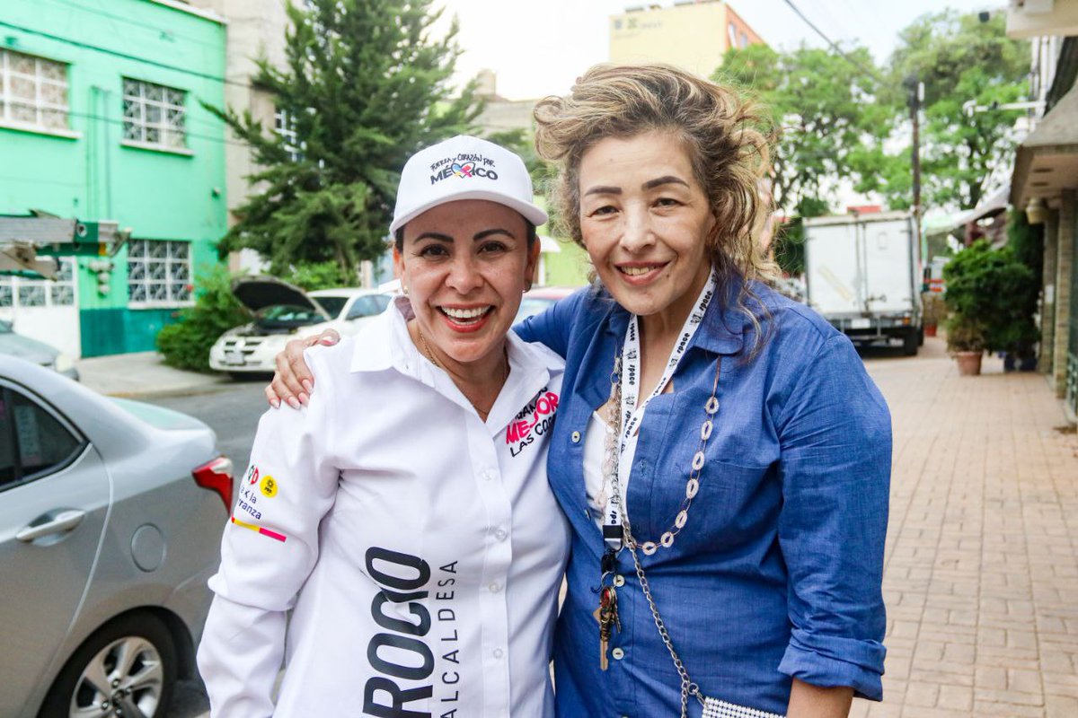 Hoy en la colonia 20 de Noviembre reafirmamos el compromiso con las y los vecinos de escucharlos siempre para atender sus demandas. Haremos lo que en años no han logrado los desgobierno: recuperar la seguridad y el bienestar de nuestra #VCarranza.

#HagamosMejorLasCosas