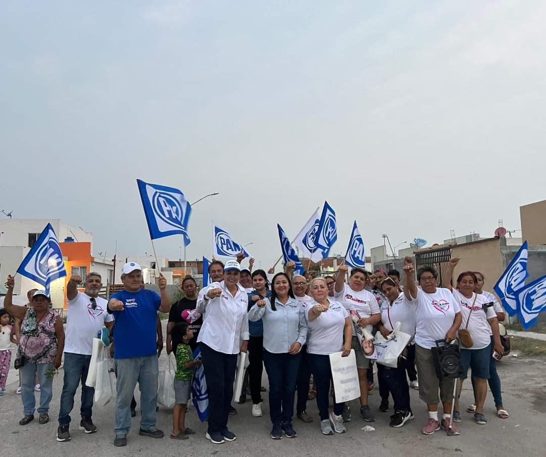 MARTHARUBIOO's tweet photo. ¡Seguimos recorriendo el 5to distrito hasta el ultimo dia!

¡Gracias Colonia Miravalle por tan buen recibimiento! 💙❤️

#EnMiCasaYPorMiGente #MarthaRubio #PANReynosa #MxSinMiedo #VamosAGanar #FuerzaYCorazonxTamaulipas #YoConMarthaRubio #GenteDeAcción #YoConMarthaRubioSi #Reynosa https://t.co/vxi2tzsp4W