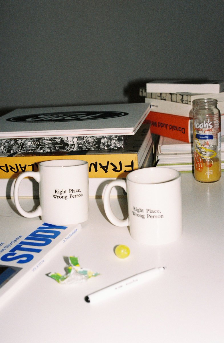 HYBE_MERCH's tweet image. Spring always been here

RM ‘Right Place, Wrong Person’ Official Merch. (1/3)

🚪 상품 공개: 2024. 05. 29. 12PM (KST)
📆 판매 오픈: 2024. 05. 29. 6PM (KST)
📍 @weverseshop @BTS_jp_official

#RM #RightPlaceWrongPerson