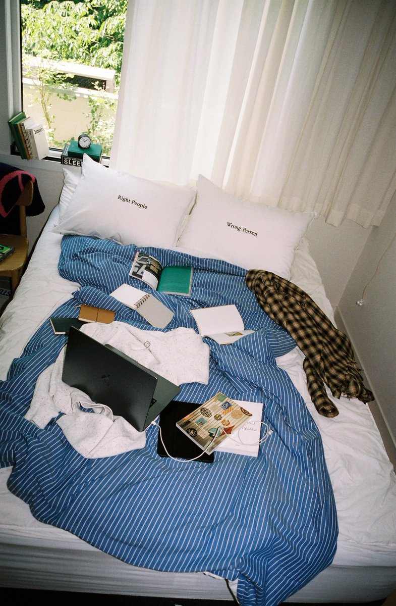 HYBE_MERCH's tweet image. Spring always been here

RM ‘Right Place, Wrong Person’ Official Merch. (1/3)

🚪 상품 공개: 2024. 05. 29. 12PM (KST)
📆 판매 오픈: 2024. 05. 29. 6PM (KST)
📍 @weverseshop @BTS_jp_official

#RM #RightPlaceWrongPerson