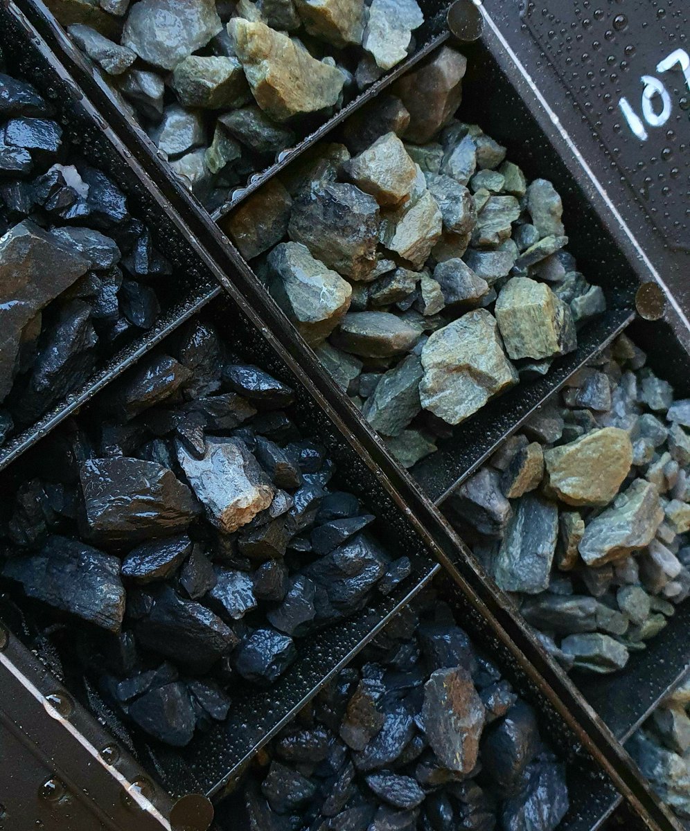 bartongoldBGD's tweet photo. Black shale, green shale! Drilling across priority #Tarcoola #structural #targets continues at pace looking for new #high #grade mineralisation!

#gold / #invest in #SouthAustralia / #mining / #investment / #Australia / #exploration / #ASX: $BGD / #OTCQB: $BGDFF / #FRA: $BGD3 https://t.co/DNDOPicjXI