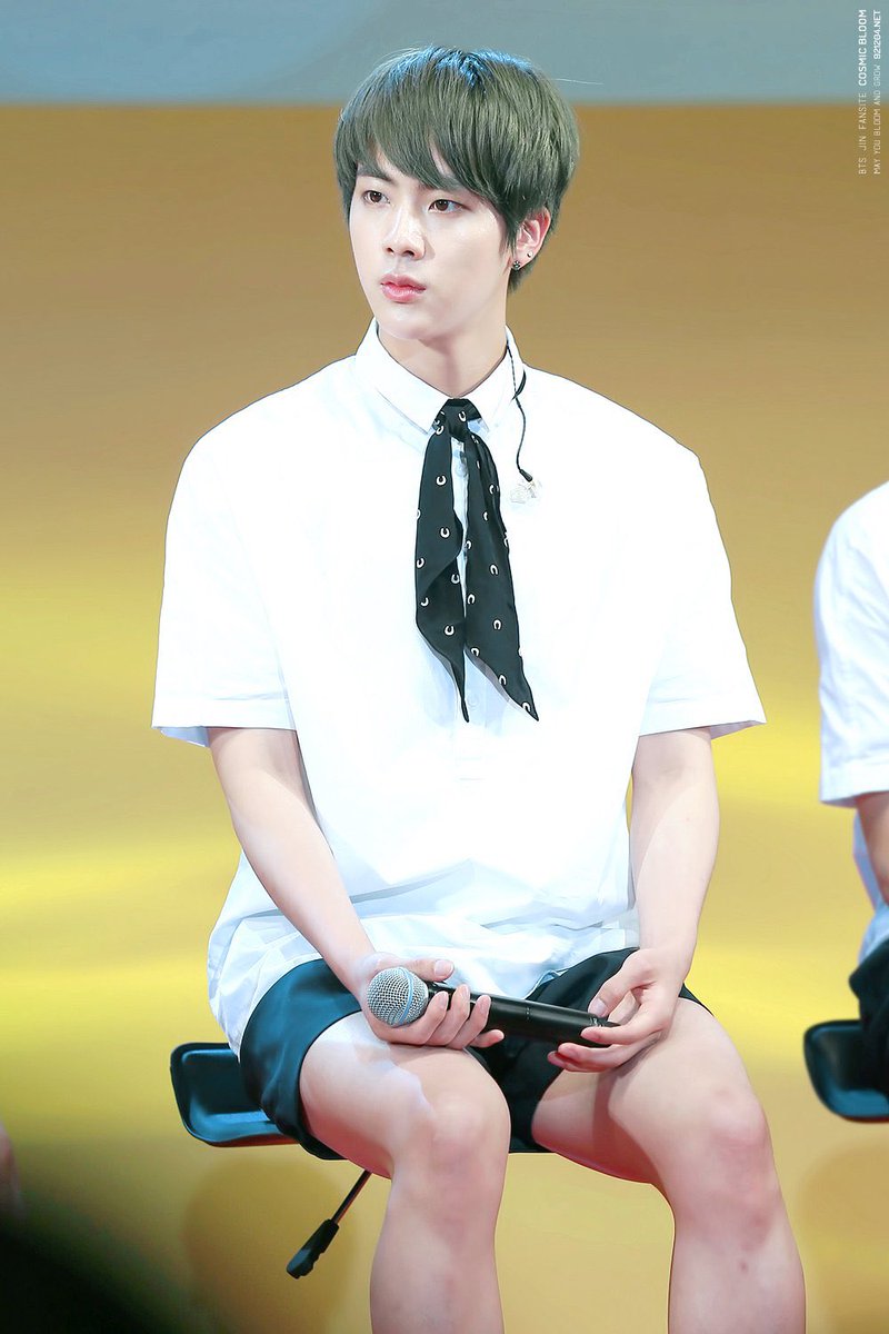 Even Seokjin’s knees are pretty 
#JIN #BTSJIN #진 #방탄소년단진