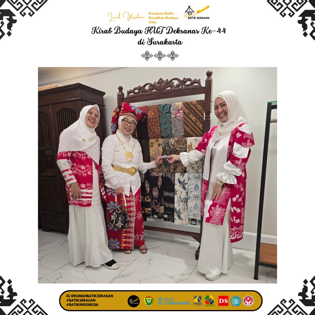 Terimakasih ibu @tehheni_real telah berkenan menggunakan baju batik serasan pada kirab budaya HUT Dekranasda ke-44 di Surakarta😍❤️

Local Wisdom
"Kenakan Batik, Kenalkan Budaya Kita"
#rumahbatikserasan
#batikserasan
#batikserasanmuaraenim
#bajubatikserasan
#bajubatik