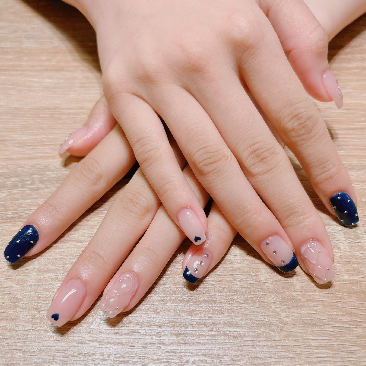 I1106Me's tweet photo. 色々悩んだ結果こちらに決まりました👏
#ネイル
#ジェルネイル
#キルティングネイル
#フレンチネイル
#ハートネイル
#大人可愛いネイル
#春ネイル
#naildesign
#nailart
#quiltingnails
#cutenails
#frenchnails
#springnail
#heartnails https://t.co/Rux2hqBDJO