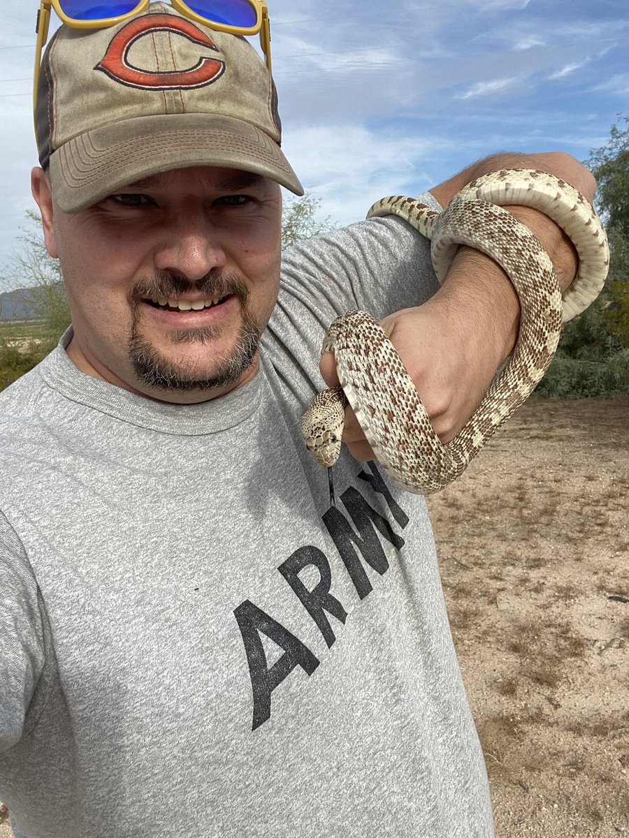3CharlesWatkins's tweet photo. @USGeocaching @KennyMasonMady I don’t think I have seen a turtle in a bit. But snakes, tons of snakes in the desert here. #pathfinder33 https://t.co/HAZCRd8U7j