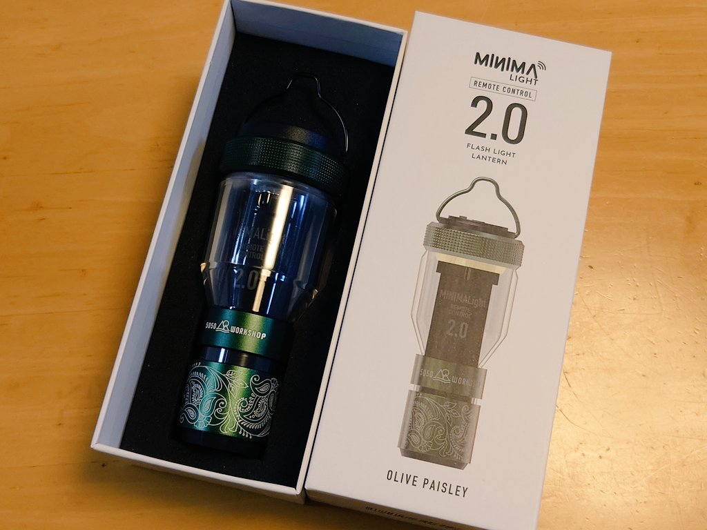 icchan8899's tweet photo. 「5050WORKSHOP MINIMALight 2.0」、再販分をゲット出来ました!
別売りのリモコンで操作可能との事で、実はだいぶ前に買ってたリモコンが使えるのか試した所、ちゃんと使えました!
キャンプ行かないのにギアだけ増えて行くのは何でだろう(笑)。
#5050WORKSHOP
#MINIMALight
#ミニマライト https://t.co/EOGmfPxf2C