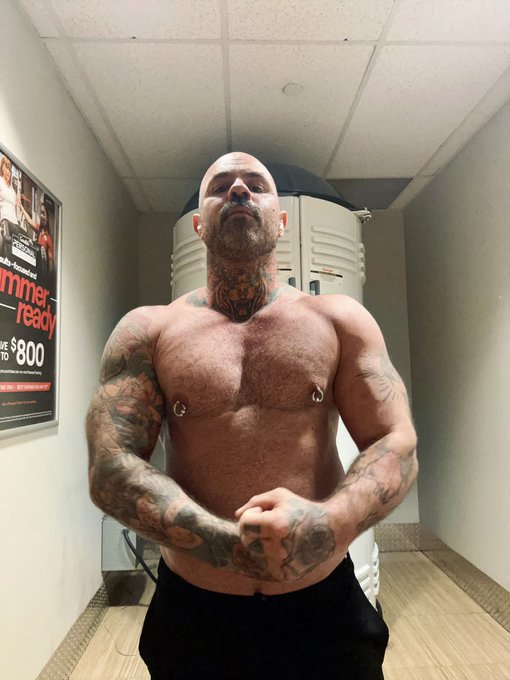 Comin thru with that body!! https://t.co/wvLyzoym8b<a href="/tag/fisting"class="tags"><span>#fisting</span></a><a href="/tag/gayfisting"class="tags"><span>#gayfisting</span></a>