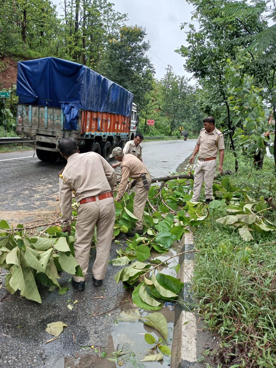 Our officials of <a href="/NKFDivision/">North Kamrup Forest Division (T)</a> are working round the clock to clear the roads, the blockage of which has occurred due to the falling of trees in view of the effect of cyclone #Remal. 
Location: North Guwahati. 
<a href="/sdma_assam/">Assam State Disaster Management Authority</a> <a href="/CMOfficeAssam/">Chief Minister Assam</a> <a href="/diprassam/">DIPR Assam</a>