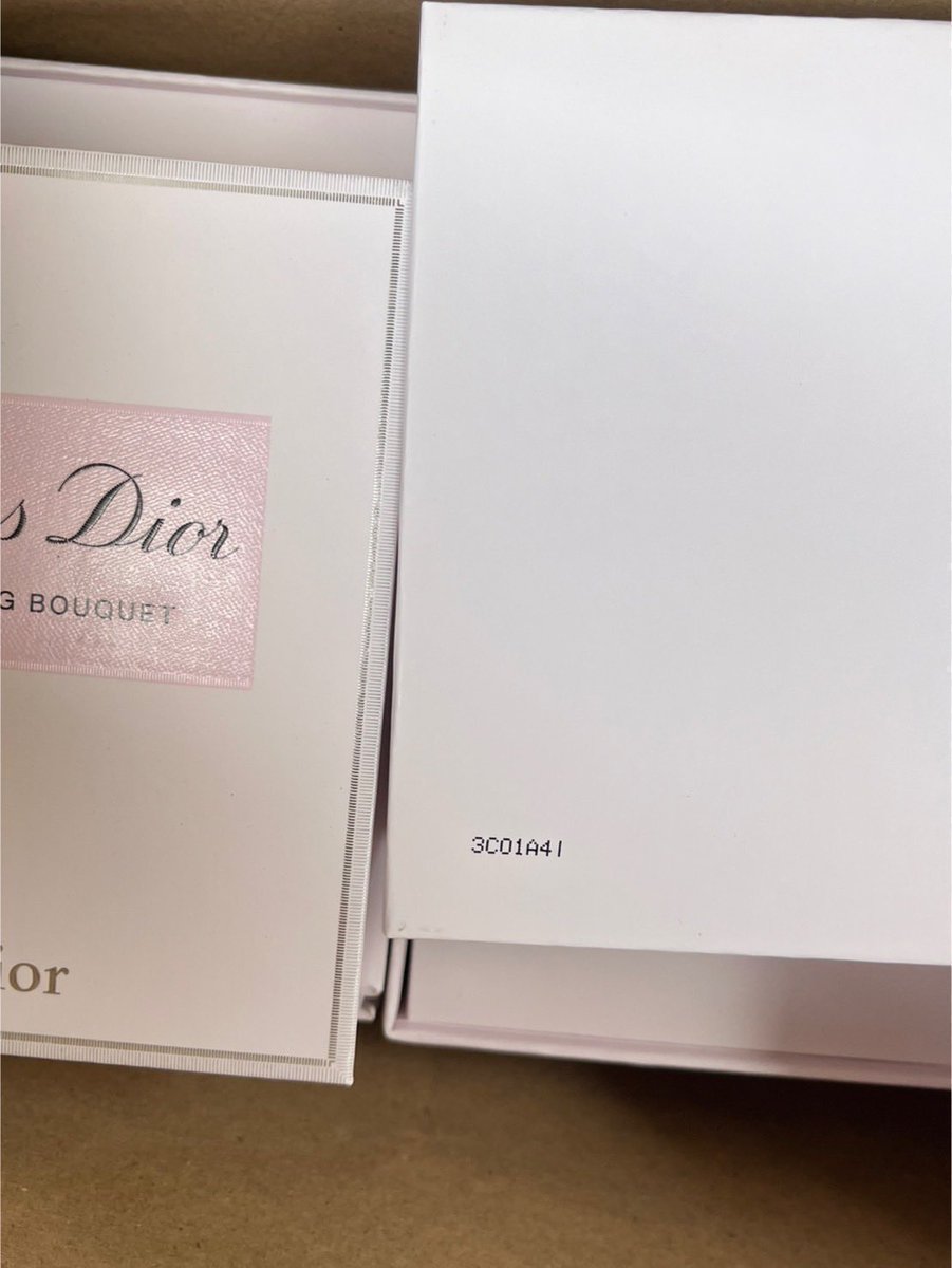 New! 2022 รุ่นโบว์ผ้าลูกคุณหนูคุณใจ🤍🎀
Dior Miss Dior Blooming Bouquet Mini Gift Set 740฿
ในเซ็ทประกอบด้วย
น้ำหอม 5ml
Body Lotion 20ml

#รีวิวน้ำหอม #น้ำหอมแบ่งขาย #ตลาดนัดnct #ถูกและดี #น้ำหอมแท้ #ชี้เป้าโปรถูก #ส่งต่อคสอ #ใช้ดีบอกต่อ #ส่งต่อน้ำหอม #น้ำหอมไอดอล