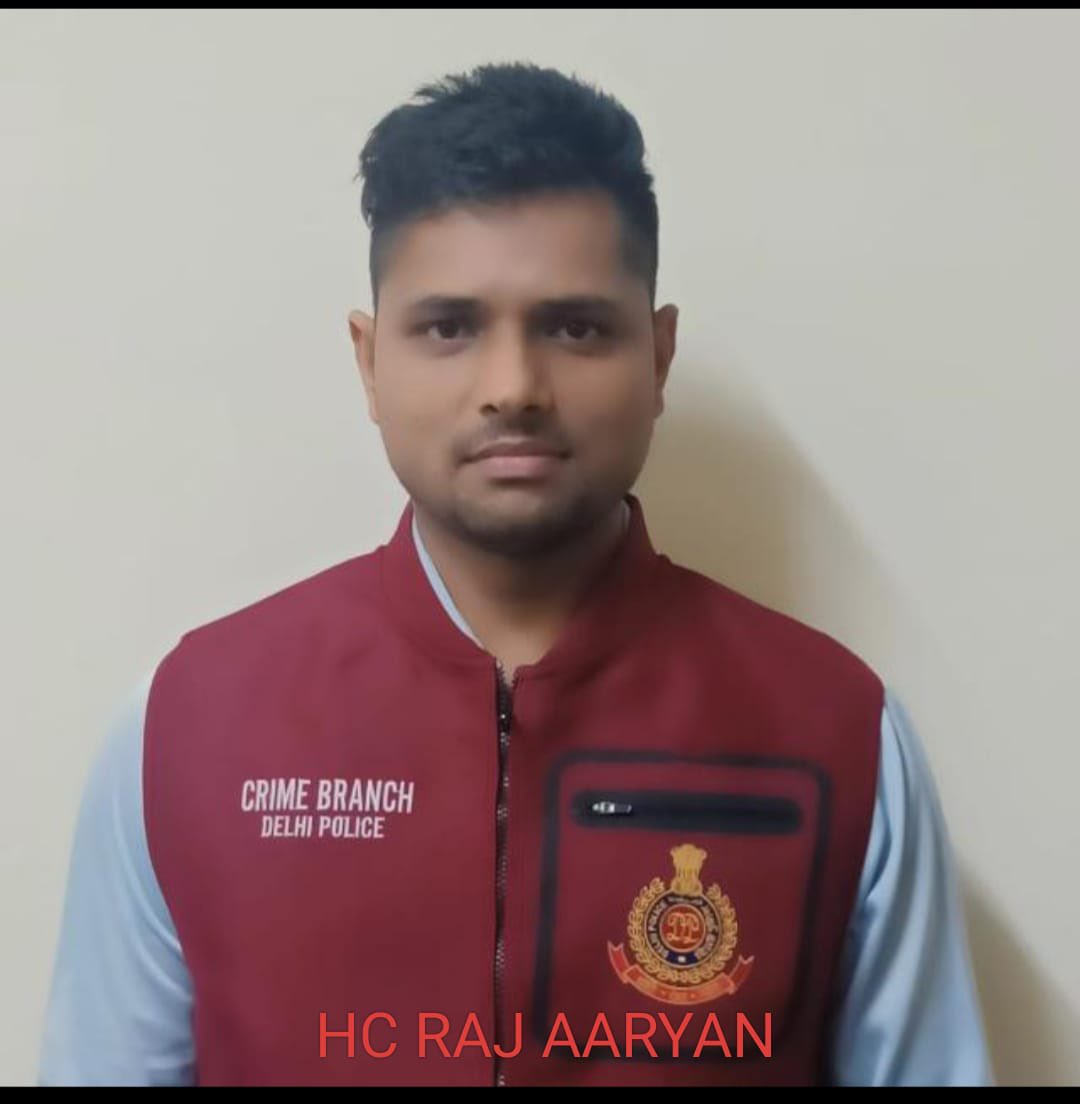 An active member of Tillu Tajpuria gang arrested by a team of NR-II, Crime Branch on HC Raj Aryan input. 01 semi automatic pistols and 03 cartridges recovered. Kudos to the team, Insp Sandeep Swami, ACP Narender Beniwal and DCP @CopSatish499. @DelhiPolice @Sanjaybhatia111