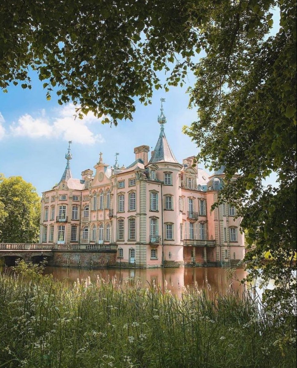 Once upon a time…..

Kasteel van Poeke, Aalter, Belgium