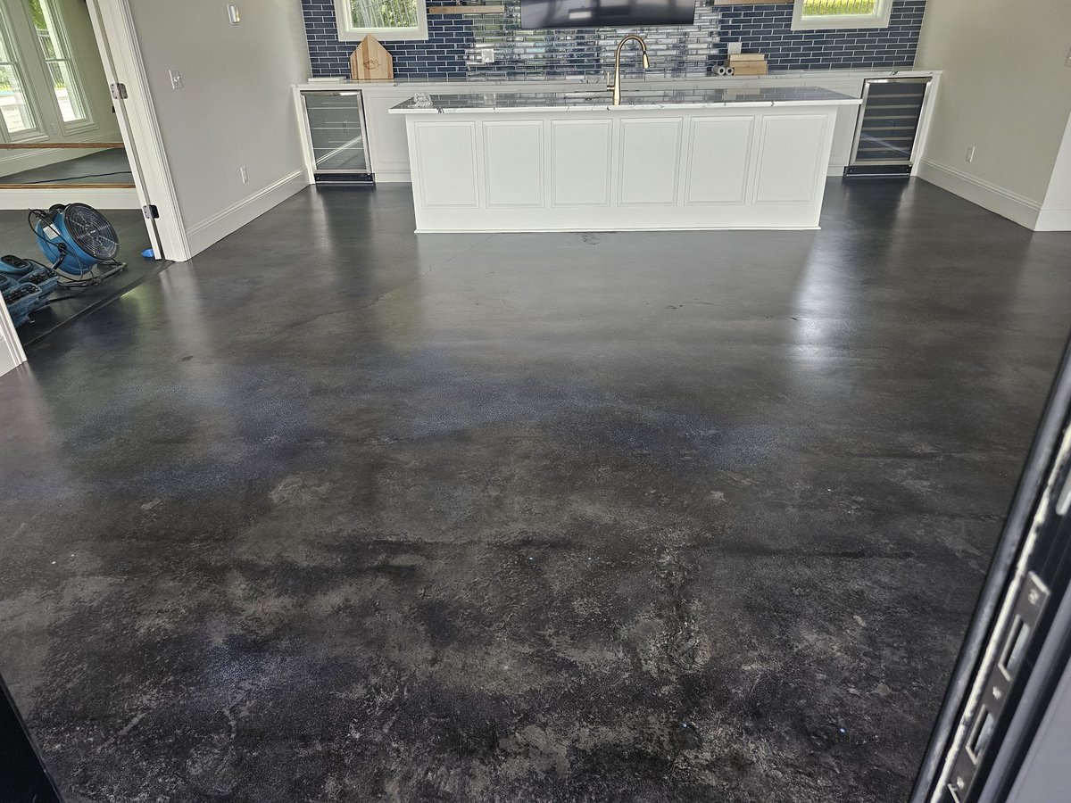 Prep, Stain, and Seal finished in ebony acid stain and sealed with a high solids solvent-based sealer. 
#stainedconcrete #polishedconcrete  #epoxy #decorativeconcrete #limitlessinnovations  #www.limitlessconcretedesigns.com