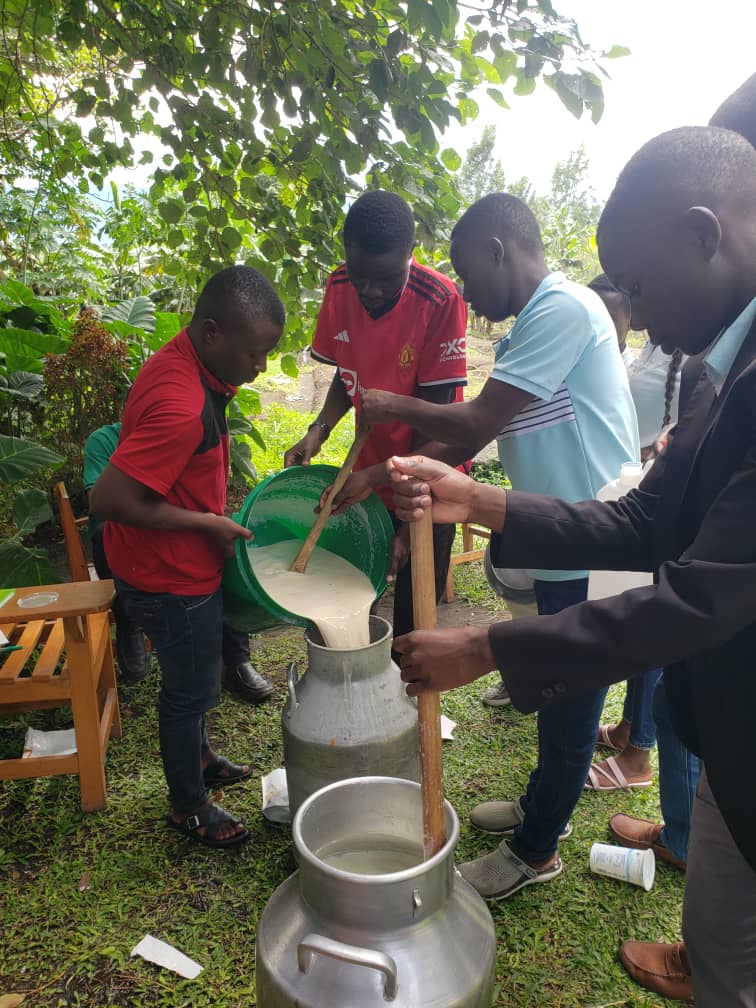 MusinguziSimo11's tweet photo. As a coffee club president @MMU_Uganda I have taken on the lead together with other club members to ensure that we produce coffee flavoured yoghurt as a Way of increasing coffee consumption among university students &amp; the community. https://t.co/CRy5V45xrp