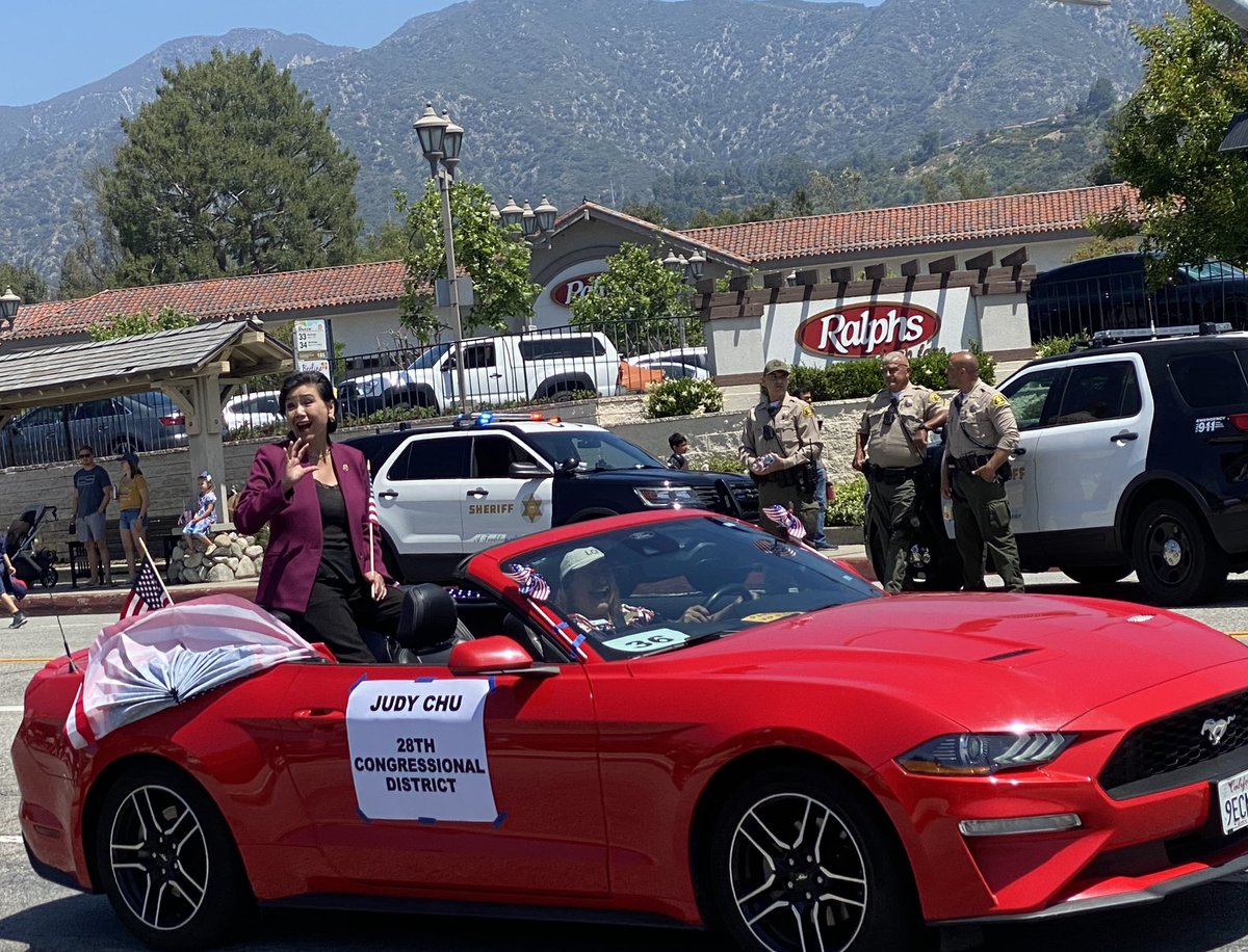 I marched today with the Cañada Crescenta Democratic Club @CrescentaClub (CCDC) at the La Cañada Memorial Day parade! 🇺🇸❤️💙🤍🇺🇸 #DemsUnited #DemVoice1 #ONEV1 #wtpBlue

The Memorial Day ceremony and parade is in honor of all of the service members of the United States Armed