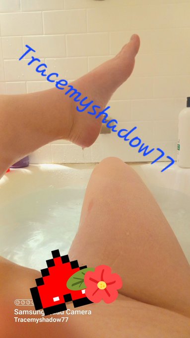 Good evening. Soakin my feet and chubby beautiful body . Thank you for your consistent easy increasing<a href="/tag/feetlovers"class="tags"><span>#feetlovers</span></a>