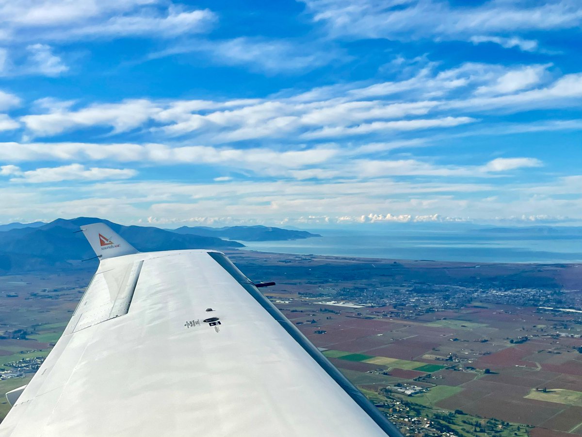 AndreasWiede's tweet photo. #Blenheim 🇳🇿 to #Christchurch with a #SoundsAir @PilatusAircraft #PC12. These fine #Pilatus aircraft are being manufactured at #Stans, #Switzerland🇨🇭- about an hour’s drive away from where we live. Nice to see them here in New Zealand, right on other side of our planet. 🌎😊 https://t.co/MmaRWVnv3j