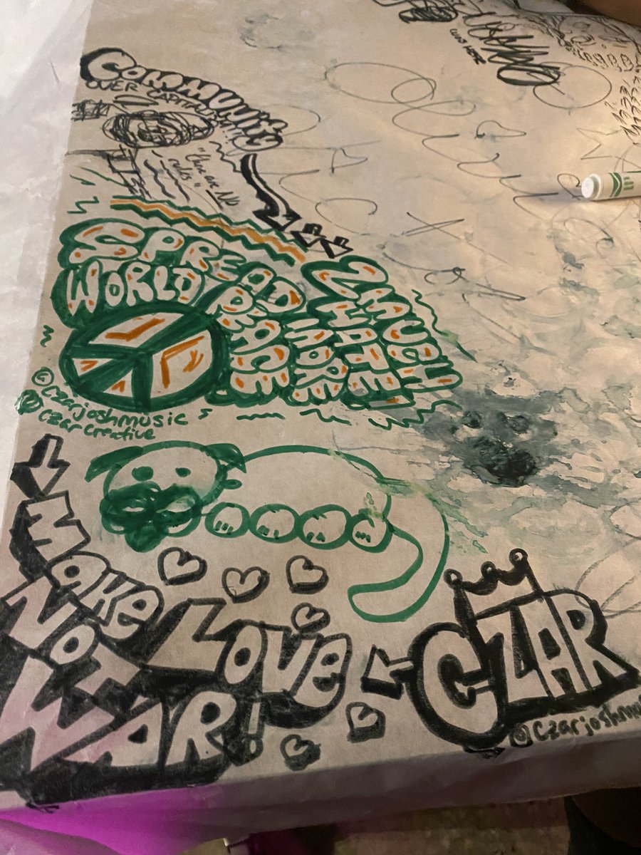 czarjoshmusic's tweet image. shoutout @controllerise ⚡️
thank you for letting me live my dream of being a graffiti artist 🖖🏿