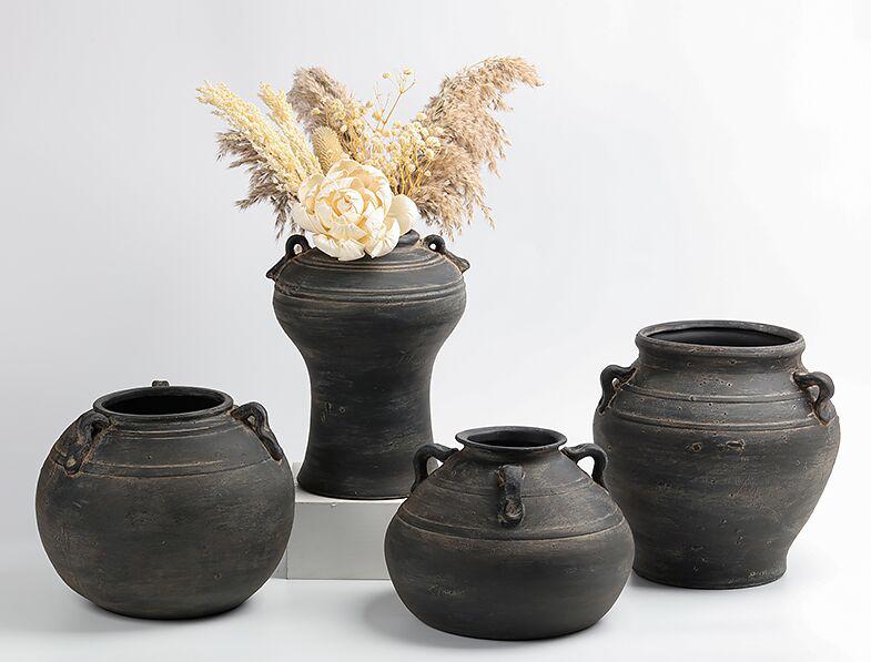 Modern home decoration Antique style Matt Black Porcelain Vase Sets

#Modernhomedecoration #Antiquestyle #MattBlack #PorcelainVaseSets