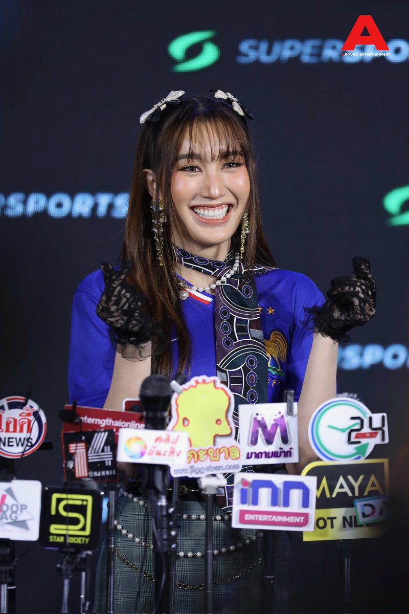 “เบส รักษ์วนีย์” ช่วงให้​สัมภาษณ์​ ในงาน “Supersports For The Life of Football ”

#Supersports 
#MoveYouMoveSports
#TheOneForFootball
#เบสคําสิงห์ #Bestkamsing