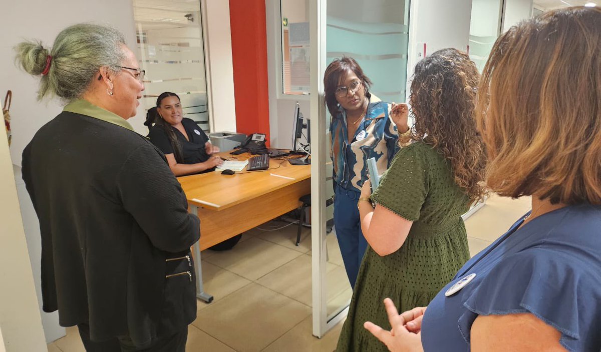 PierricOuvrard's tweet photo. 🔛 Les équipes @FTravail_RUN de St-Benoit accueillent ce jour l’équipe municipale de Ste-Rose, Michel Vergoz, pour notre mobilisation commune auprès des publics en recherche d’#emploi.
#Proximité, solutions d’#insertion au coeur des échanges.
#AvecFranceTravail @AlietteRiviere https://t.co/fpRc3BYiqS