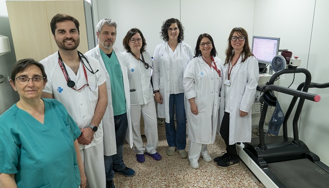 ElFarInformatiu's tweet photo. 𝐒𝐀𝐋𝐔𝐓 l L'@hbellvitge desenvolupa una eina digital que detecta en temps real el risc de patir un #atacdecor. És una iniciativa innovadora en el maneig del postinfart de miocardi

🔗 https://t.co/GyxK4Qe6aY https://t.co/jdbEFkTtz5