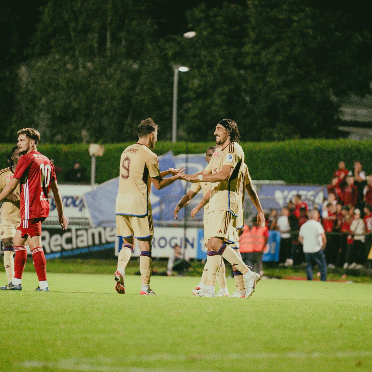 ServetteFC's tweet photo. 𝐑𝐎𝐀𝐃 𝐓𝐎 𝐁𝐄𝐑𝐍🇨🇭 | 𝐄́𝐩𝐢𝐬𝐨𝐝𝐞 𝟐

Le 16 septembre 2023, les Grenat se déplaçaient à Bulle    en 1/16e de finale.

Victoire 1-4 grâce à des buts de Kutesa, Bedia, Mazikou et Crivelli ! 💪

#RoadToBern https://t.co/CVuIN60ktQ