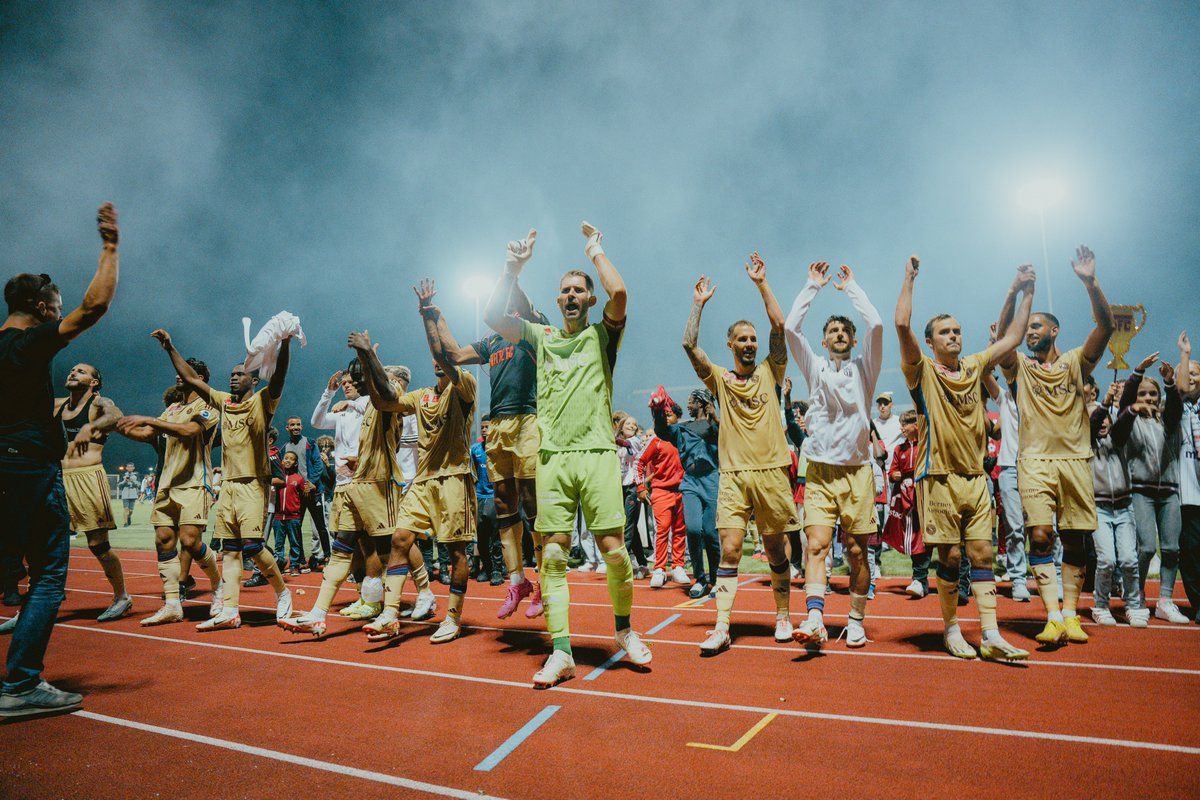ServetteFC's tweet photo. 𝐑𝐎𝐀𝐃 𝐓𝐎 𝐁𝐄𝐑𝐍🇨🇭 | 𝐄́𝐩𝐢𝐬𝐨𝐝𝐞 𝟐

Le 16 septembre 2023, les Grenat se déplaçaient à Bulle    en 1/16e de finale.

Victoire 1-4 grâce à des buts de Kutesa, Bedia, Mazikou et Crivelli ! 💪

#RoadToBern https://t.co/CVuIN60ktQ