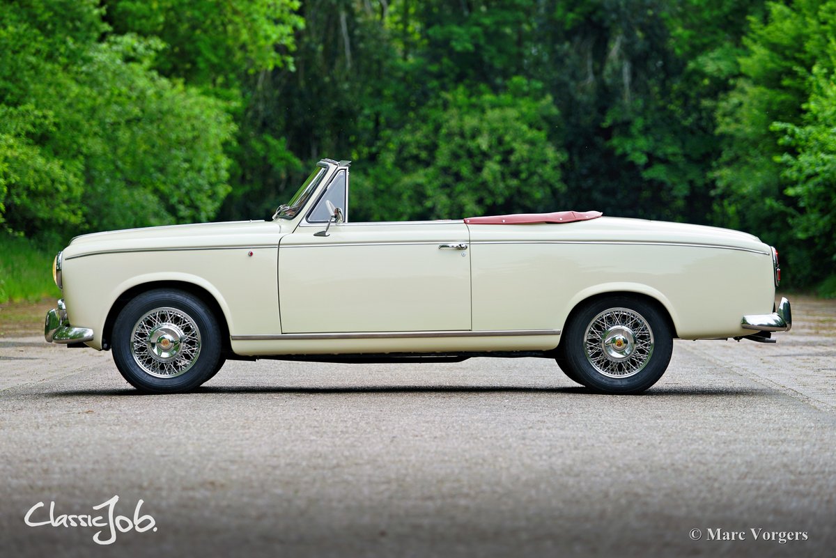 ClassicarGarage's tweet image. Just finished after a full restoration! Gorgeous Peugeot 403 cabriolet fitted with a Constantin compressor! classicargarage.com/projects/peuge…

#ClassicCarRestoration #Autorestauratie #RestorationMasters #Peugeot #Peugeot403 #Cabriolet #ClassicCar #Oldtimer #ClassicarGarage #ClassicJob