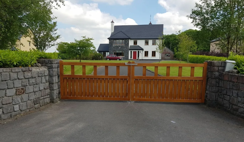 connaught_ltd's tweet photo. “Looking for Timber Gates??
We can supply a range of wooden gates, tailored to meet your needs. All our gates are made to measure.
We have a large selection of Gates to complement any home.
Check out our website
https://t.co/PpXncevFLG https://t.co/8zrhTYnl0Q