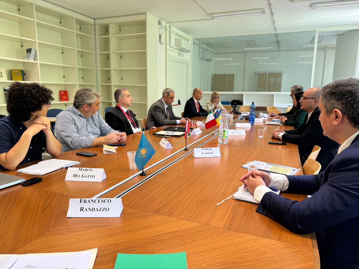 A roundtable dedicated to 'Italy-Azerbaijan-Romania-Albania-Kazakhstan: prospects of cooperation between universities, scientific, and social institutions' is being held at the University of Perugia.