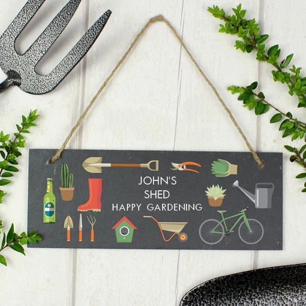 Under £10 and with free UK delivery, this colourful slate sign is a gardener's gift idea that can be personalised with any name lilybluestore.com/products/perso… #mhhsbd #fathersdaygifts #giftideas #shopindie